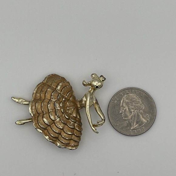 Vintage Ballerina Textured Brooch Pin Gold Tone  Dance - Picture 5 of 6